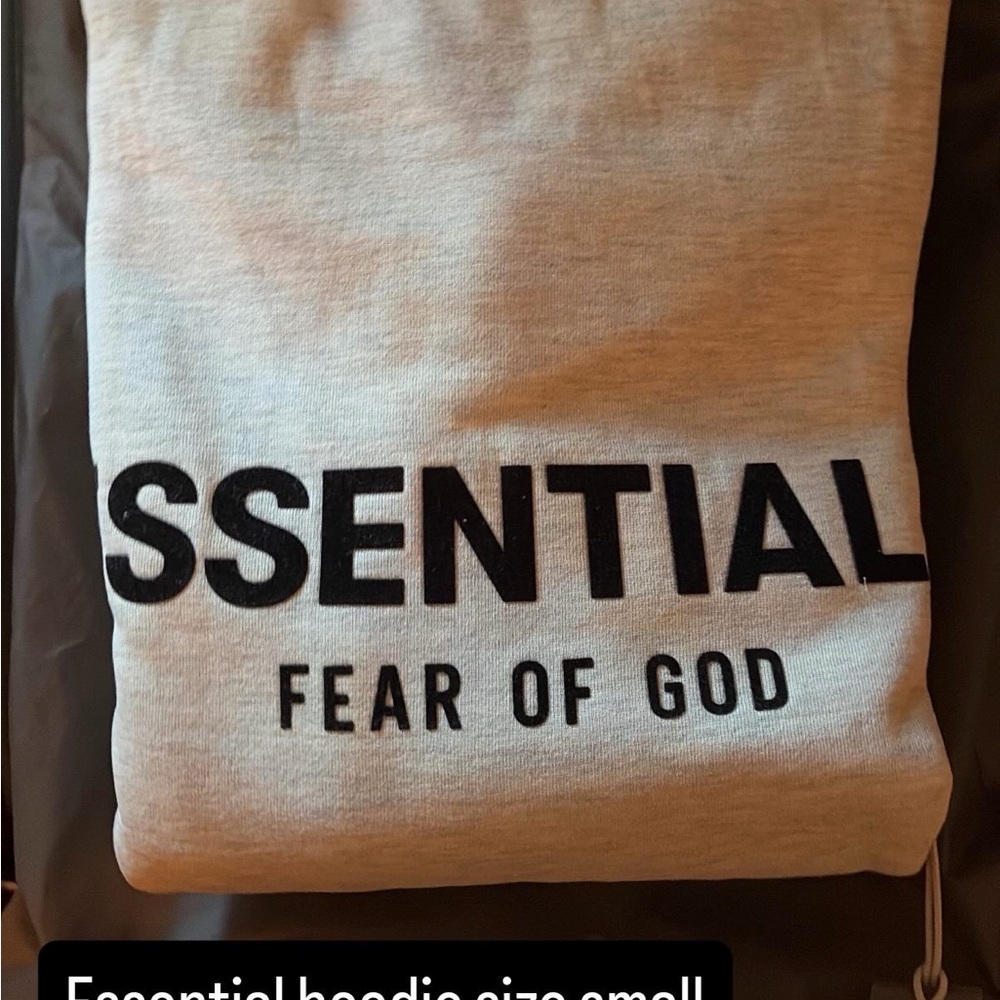 Fear of God Essentials Sweatshirt in Light Gray